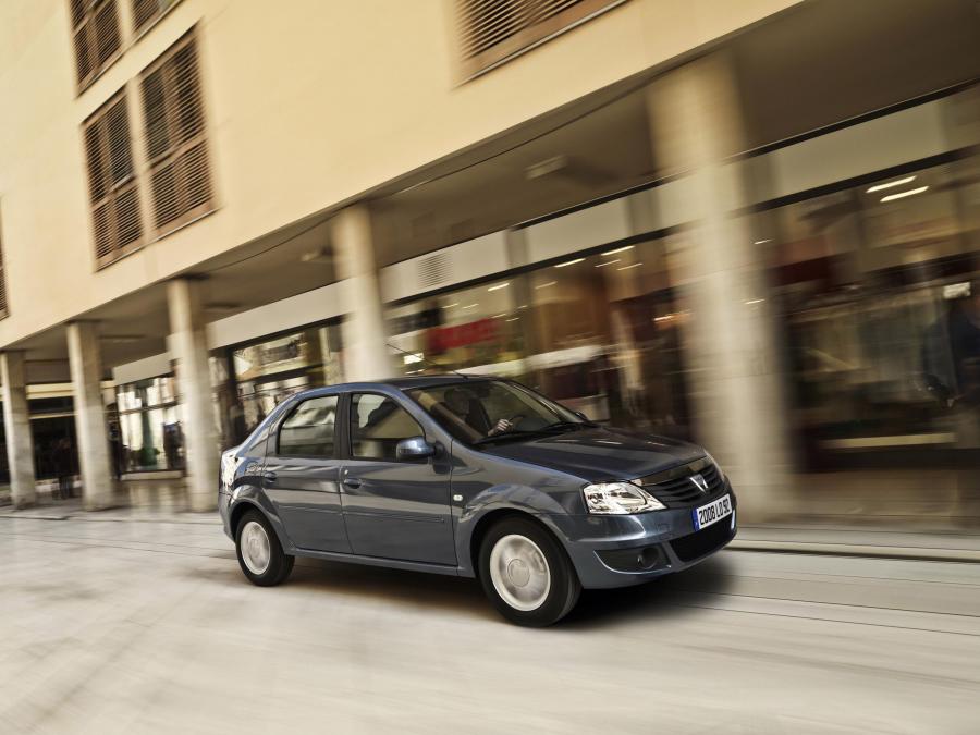  Dacia Logan 2008 года  (фото 32 из 81)
